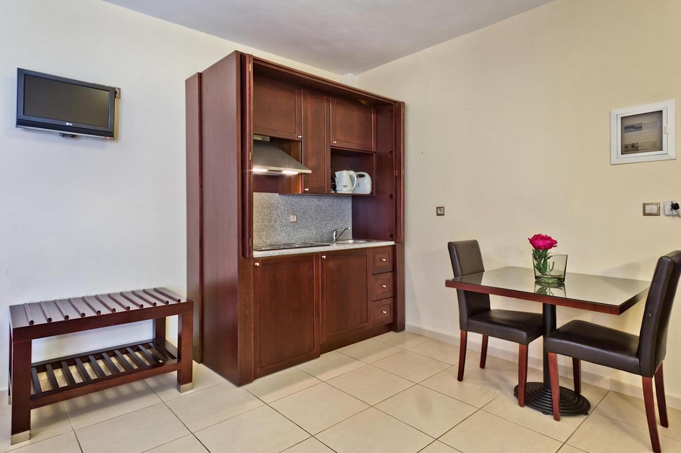 Socrates Hotel Apartments Karpathos Exterior foto
